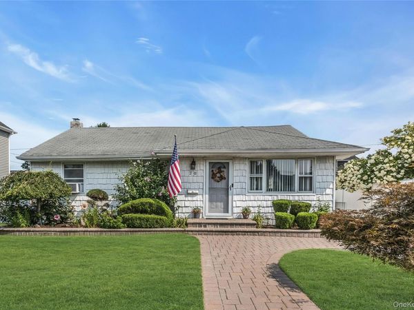 20 Jamaica Avenue , Plainview, NY 11803