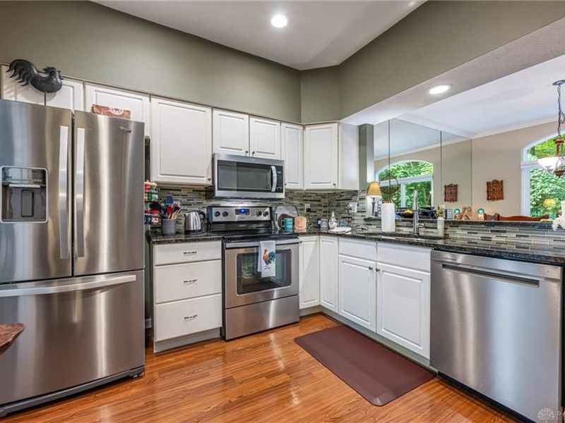 8602 Timber Park Drive, Dayton, OH 45458 Photo 10