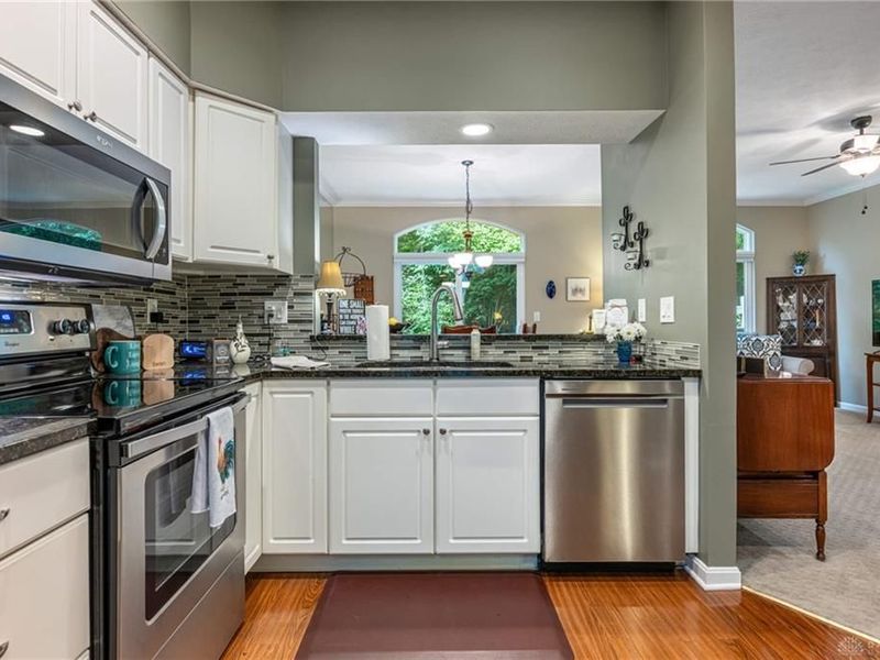 8602 Timber Park Drive, Dayton, OH 45458 Photo 12