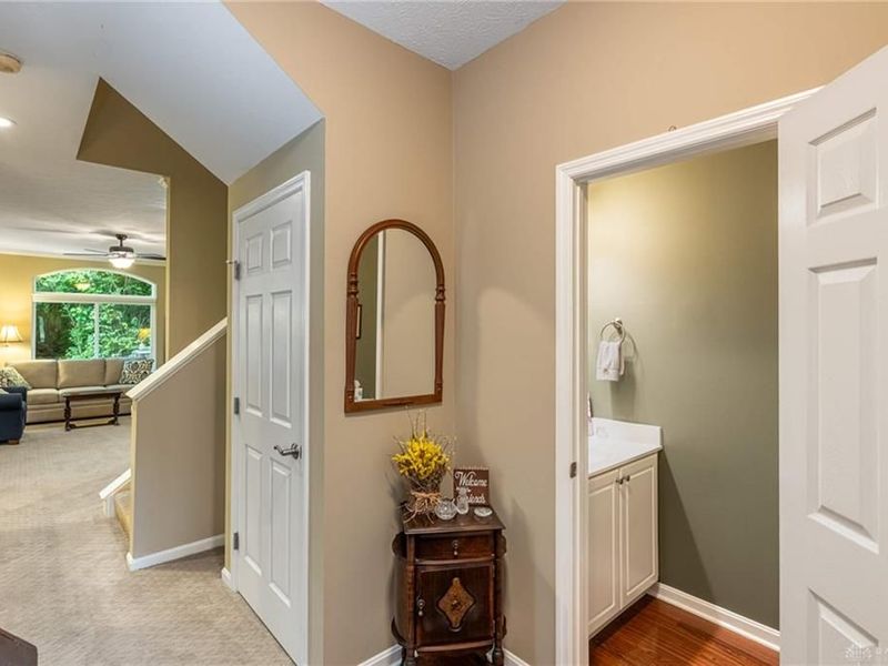 8602 Timber Park Drive, Dayton, OH 45458 Photo 17