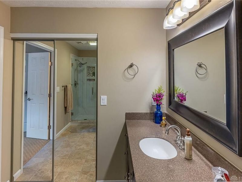 8602 Timber Park Drive, Dayton, OH 45458 Photo 29