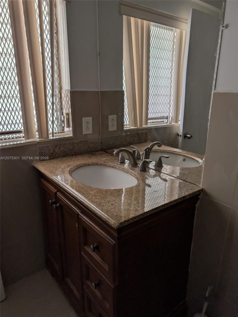11855 NE 19th Dr , Unit 46, North Miami, FL 33181 Photo