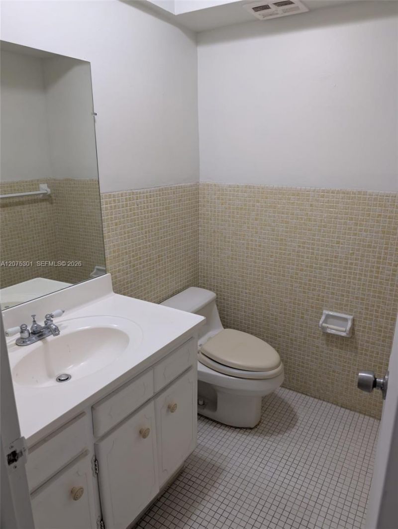 11855 NE 19th Dr , Unit 46, North Miami, FL 33181 Photo