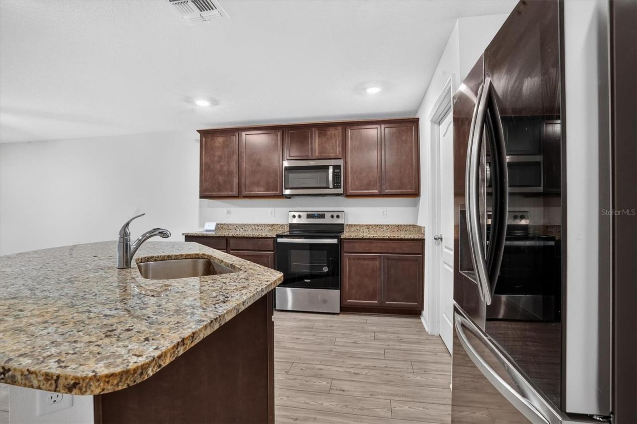 1556 Wynford Circle , Tavares, FL 32778 Photo