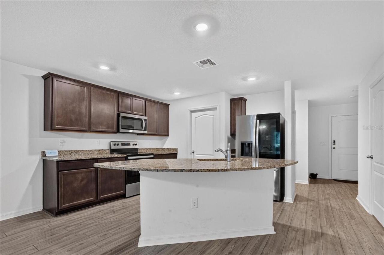 1556 Wynford Circle , Tavares, FL 32778 Photo