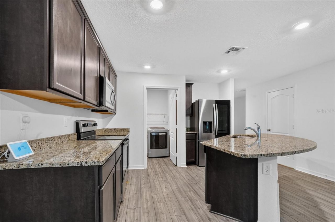 1556 Wynford Circle , Tavares, FL 32778 Photo
