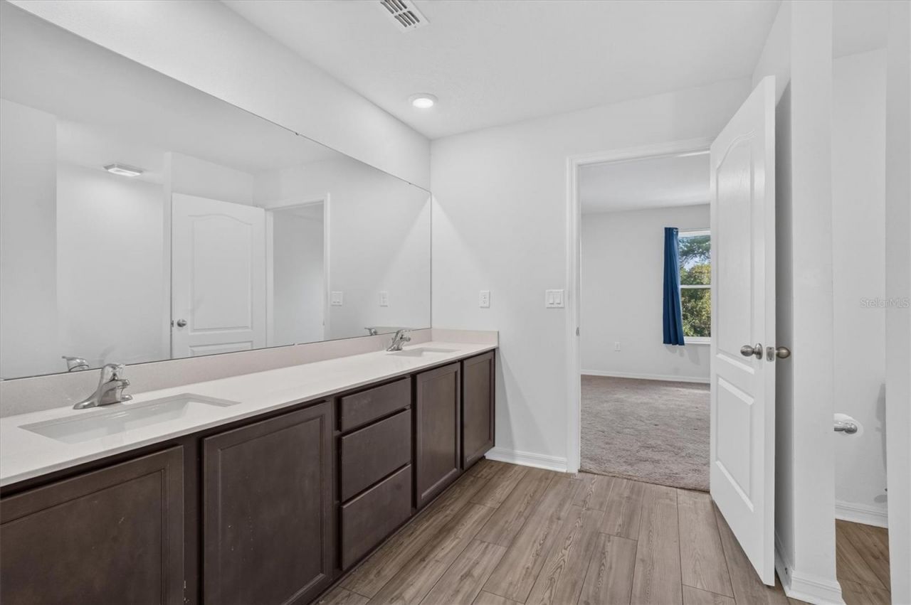 1556 Wynford Circle , Tavares, FL 32778 Photo