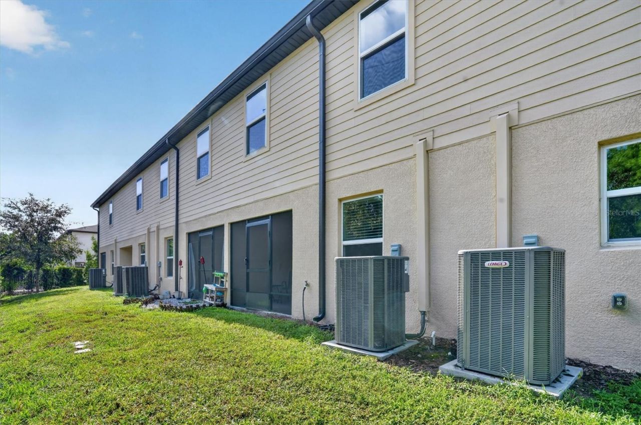 1556 Wynford Circle , Tavares, FL 32778 Photo