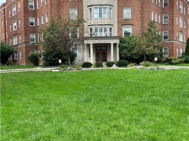 13800 Fairhill Road , Unit 318, Shaker Heights, OH 44120 Photo 1