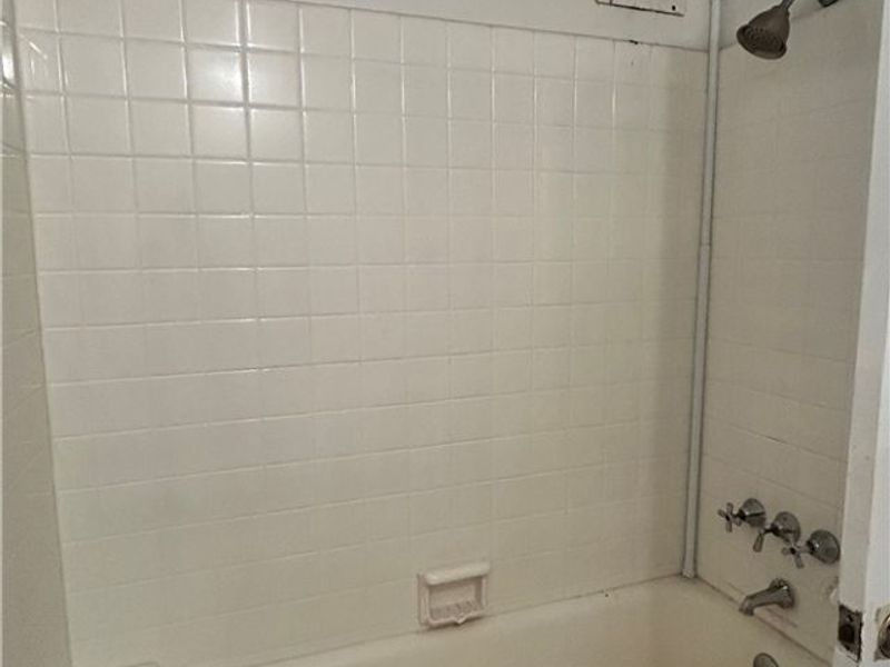 13800 Fairhill Road , Unit 318, Shaker Heights, OH 44120 Photo 11