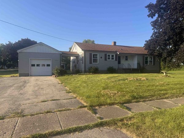 203 E 2nd Street, GENOA, IL 60135