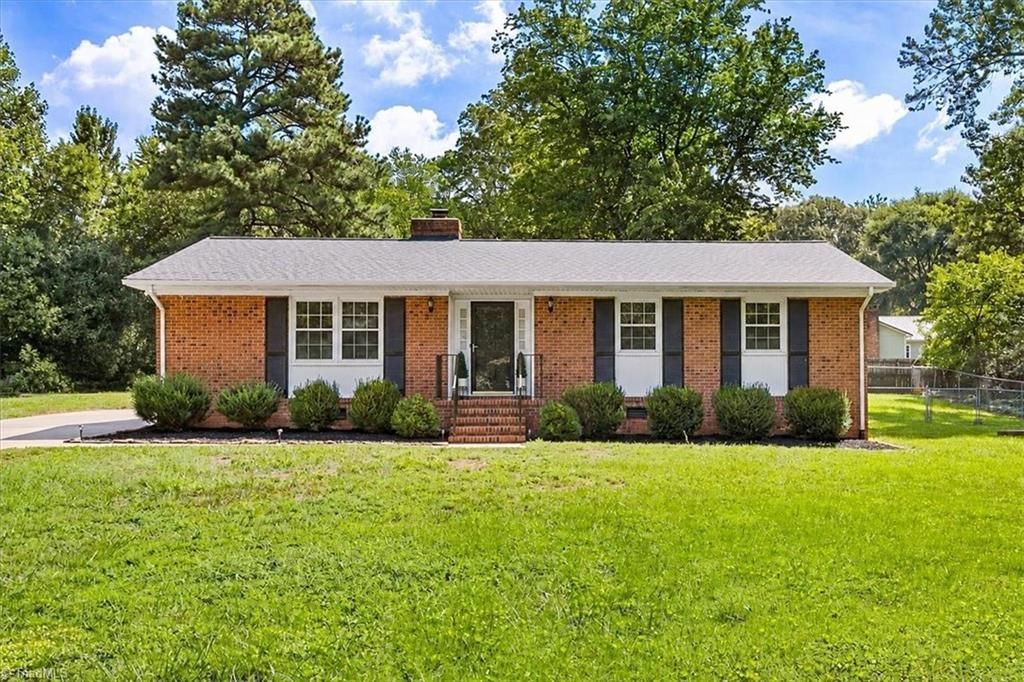 104 Wesleyan Drive, Jamestown, NC 27282 Main Photo
