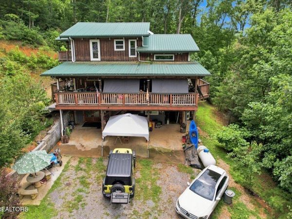 180 N Grand Country Drive, Cosby, TN 37722