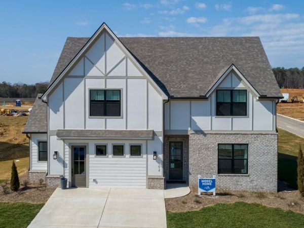 102 Clover Circle, Lenoir City, TN 37772