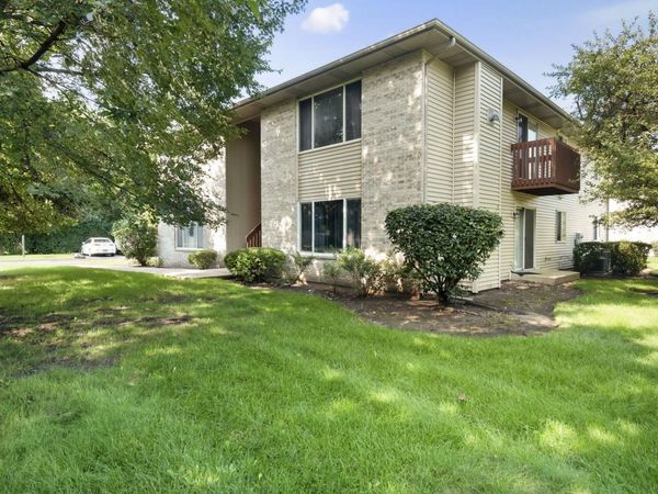 500 Westwood Court , Unit d, Crystal Lake, IL 60014