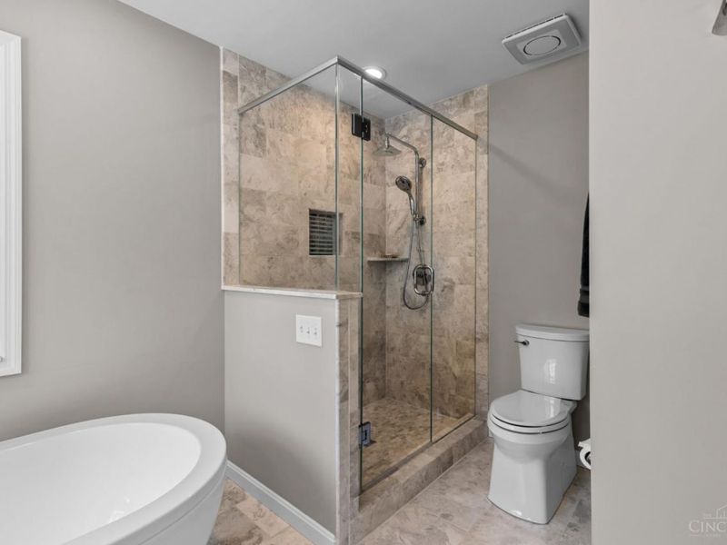 995 Nottingham Drive, Cincinnati, OH 45255 Photo 32