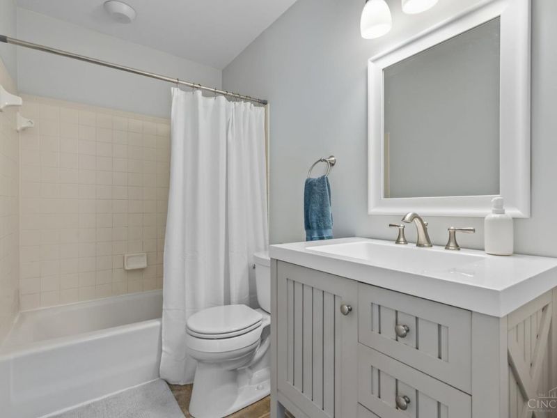 995 Nottingham Drive, Cincinnati, OH 45255 Photo 39