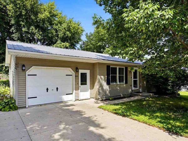 331 Blackberry Avenue, Riverside, IA 52327