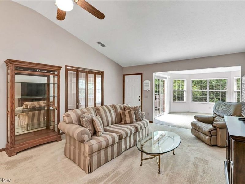 2870 Shakespeare Lane , Avon, OH 44011 Photo 7