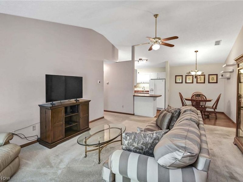 2870 Shakespeare Lane , Avon, OH 44011 Photo 8