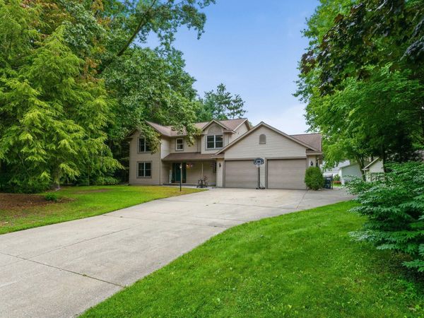 15250 Hofma Drive, Grand Haven, MI 49417