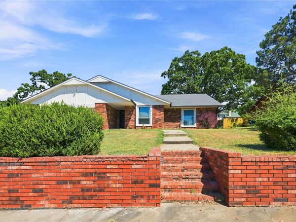 1016 E 13th Street , Claremore, OK 74017