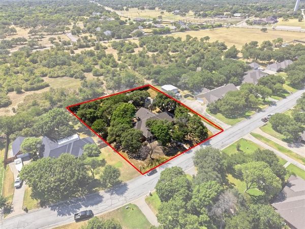128 Oakwood Court, Lakeside, TX 76135