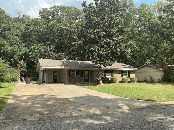 1111 Adams , Crossett, AR 71635