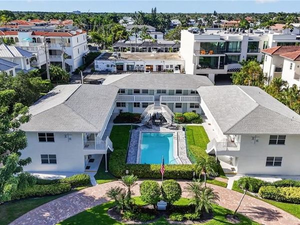 534 4th AVE S, Unit 3, NAPLES, FL 34102