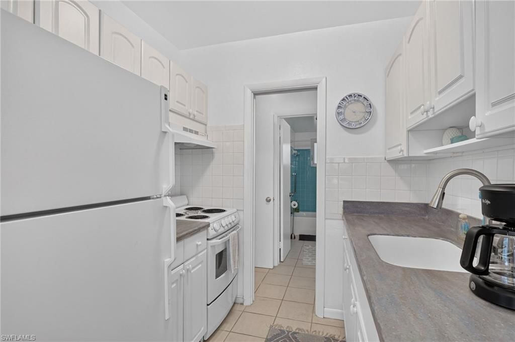 534 4th Ave S, Unit 3, Naples, FL 34102 Photo