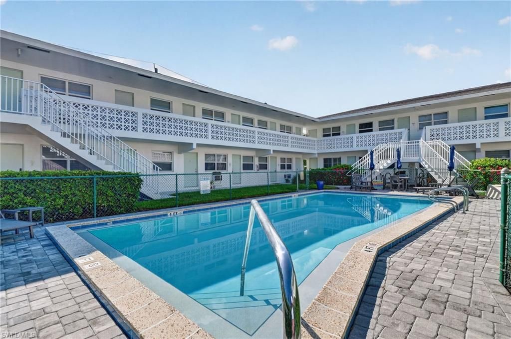 534 4th Ave S, Unit 3, Naples, FL 34102 Photo