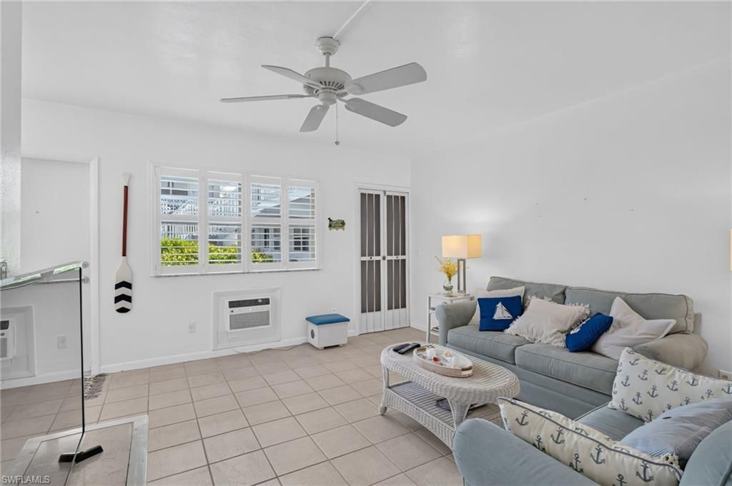 534 4th Ave S, Unit 3, Naples, FL 34102 Photo