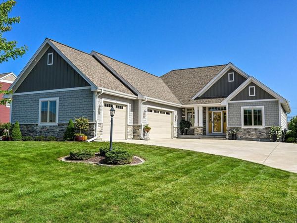 N57W19704 Holly COURT, Menomonee Falls, WI 53051