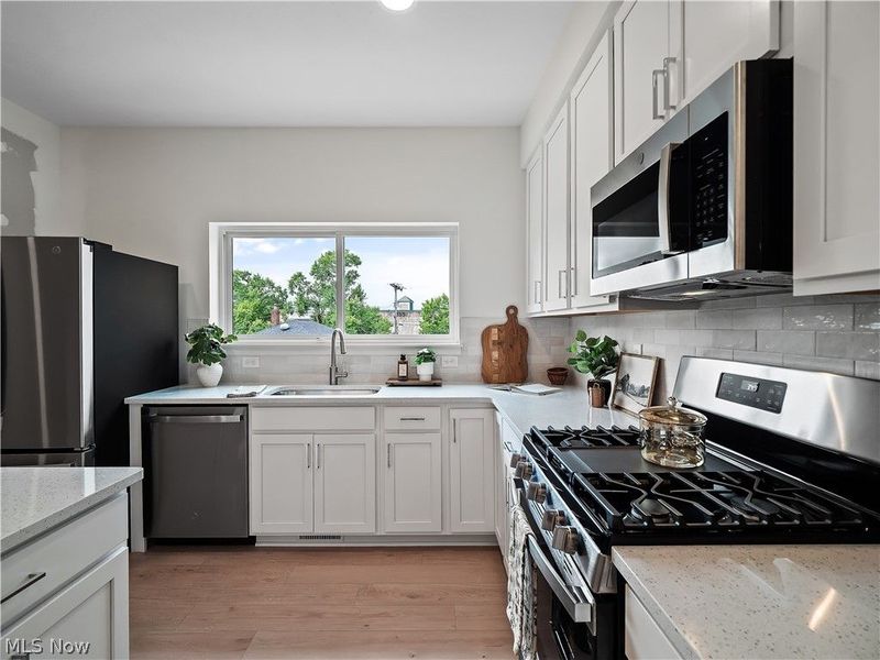 3274 Warren Road , Unit 2, Cleveland, OH 44111 Photo 29