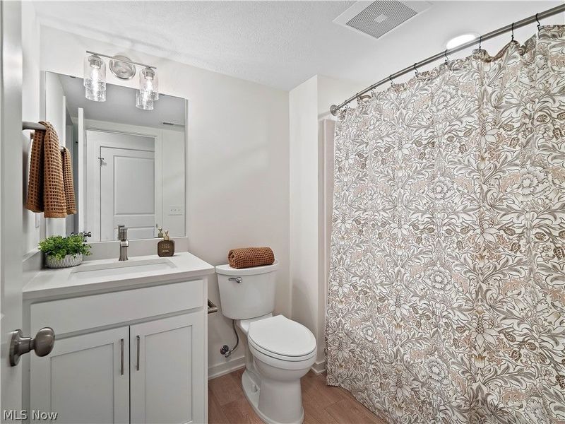3274 Warren Road , Unit 2, Cleveland, OH 44111 Photo 9