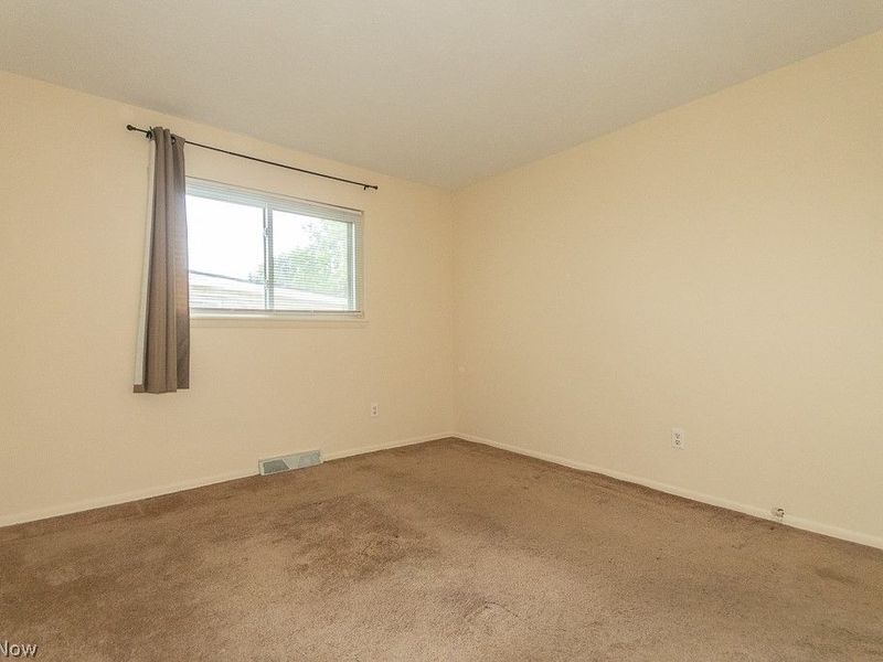 1372 Golden Gate Boulevard , Unit B204, Mayfield Heights, OH 44124 Photo 12