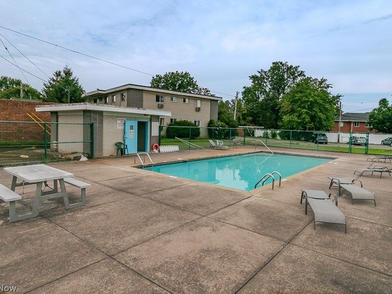 1372 Golden Gate Boulevard , Unit B204, Mayfield Heights, OH 44124 Photo 22