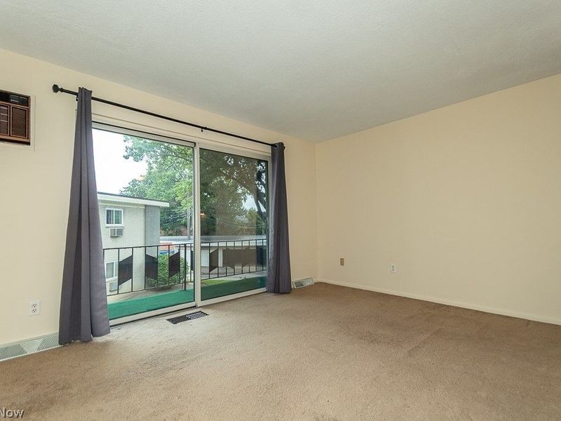 1372 Golden Gate Boulevard , Unit B204, Mayfield Heights, OH 44124 Photo 4
