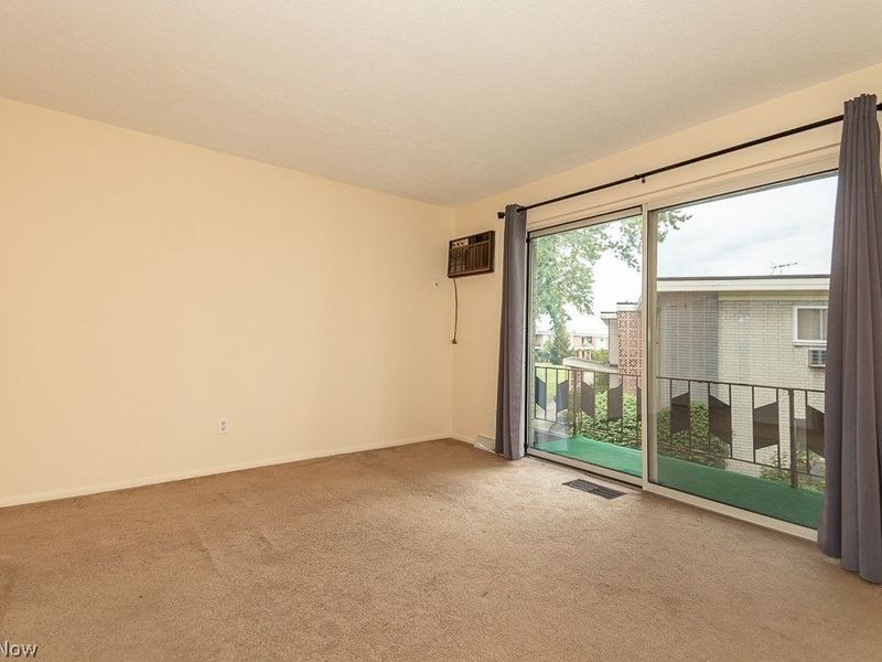 1372 Golden Gate Boulevard , Unit B204, Mayfield Heights, OH 44124 Photo 5