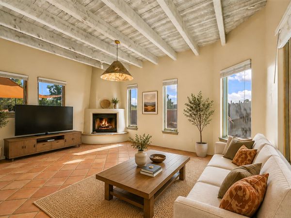 5 Sombra Court, Santa Fe, NM 87508