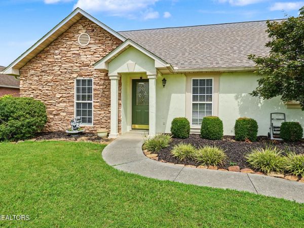 2113 Spalding Drive, Maryville, TN 37803