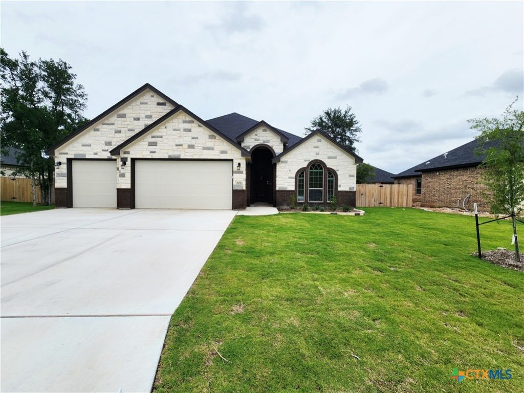 806 Eagle Heights Drive, Salado, TX 76571 Main Photo