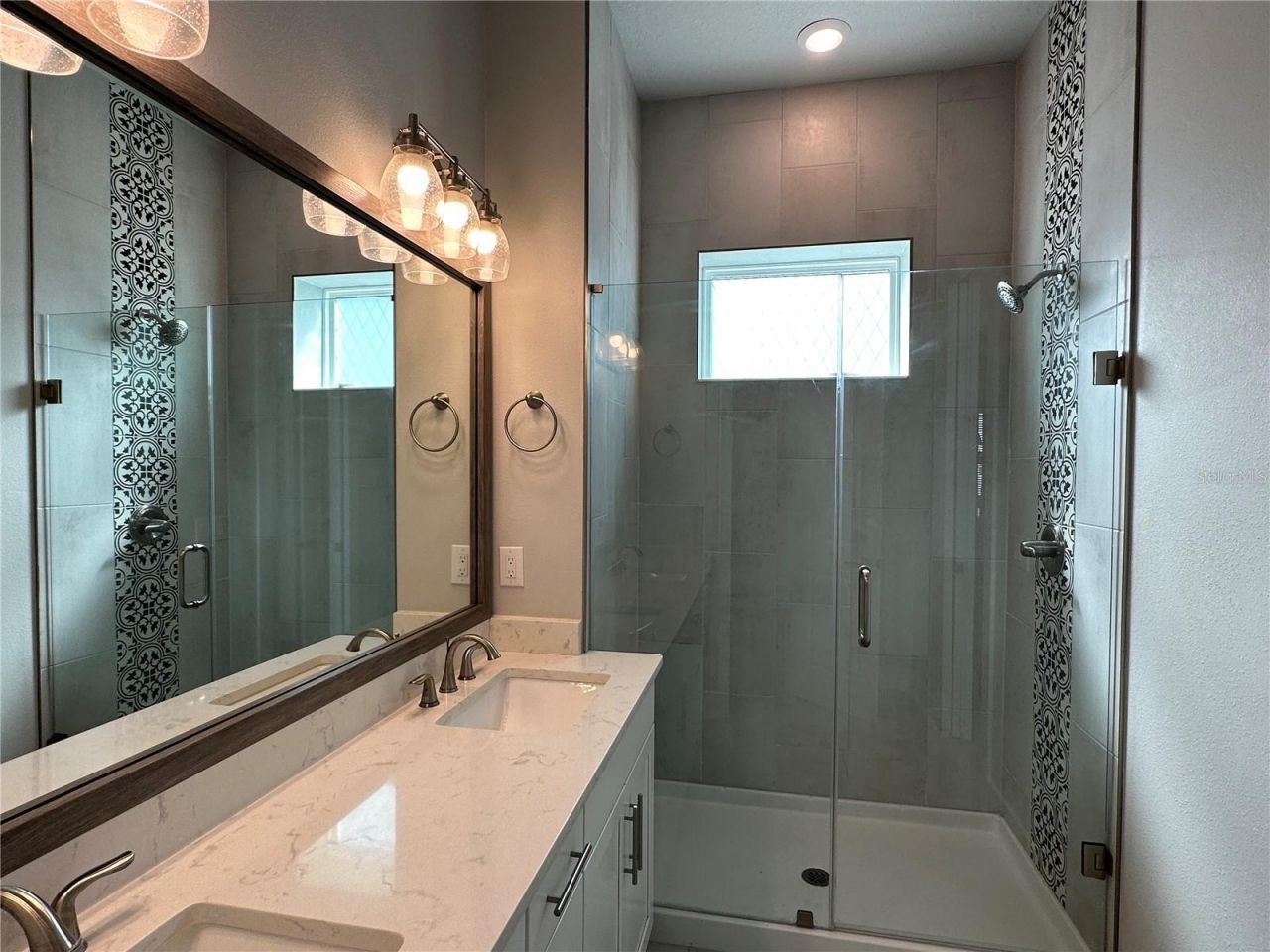 2328 Lindstrom Street , Sarasota, FL 34237 Photo