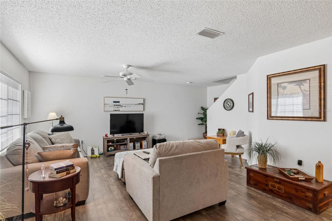 4009 Dolphin Drive, Tampa, FL 33617 Photo