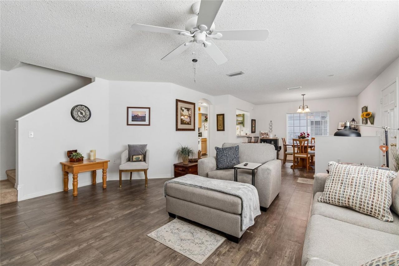 4009 Dolphin Drive, Tampa, FL 33617 Photo