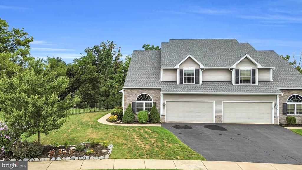 50 REGINA DRIVE, SINKING SPRING, PA 19608