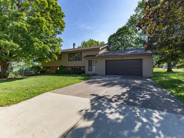 822 Hickory Street , Geneseo, IL 61254