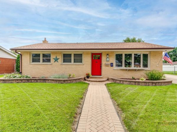 574 GEORGE Street , Wood Dale, IL 60191