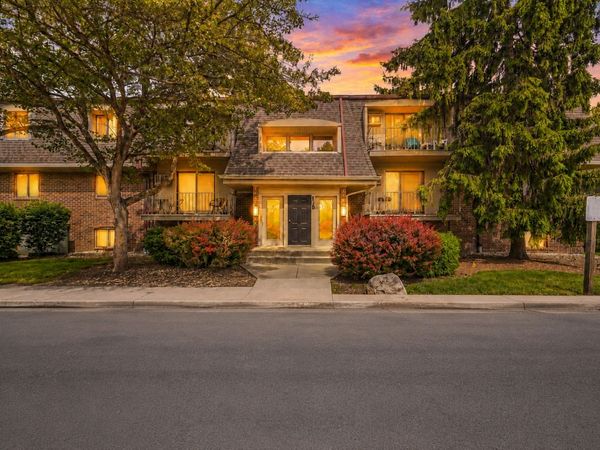 138 E Bailey Road , Unit M, Naperville, IL 60565