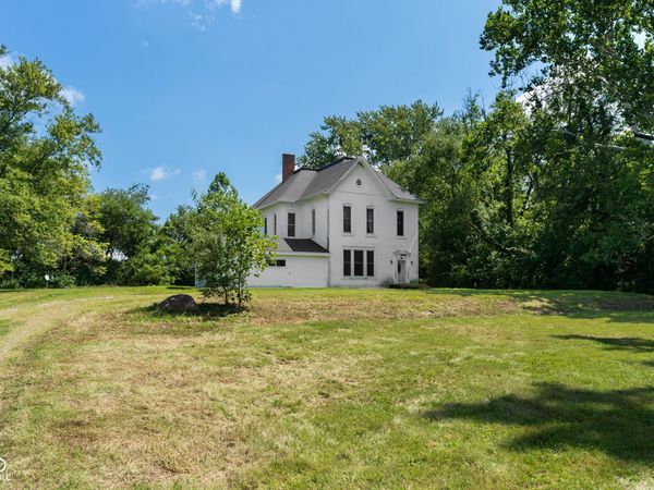 5893 S Robey Road , Colfax, IN 46035